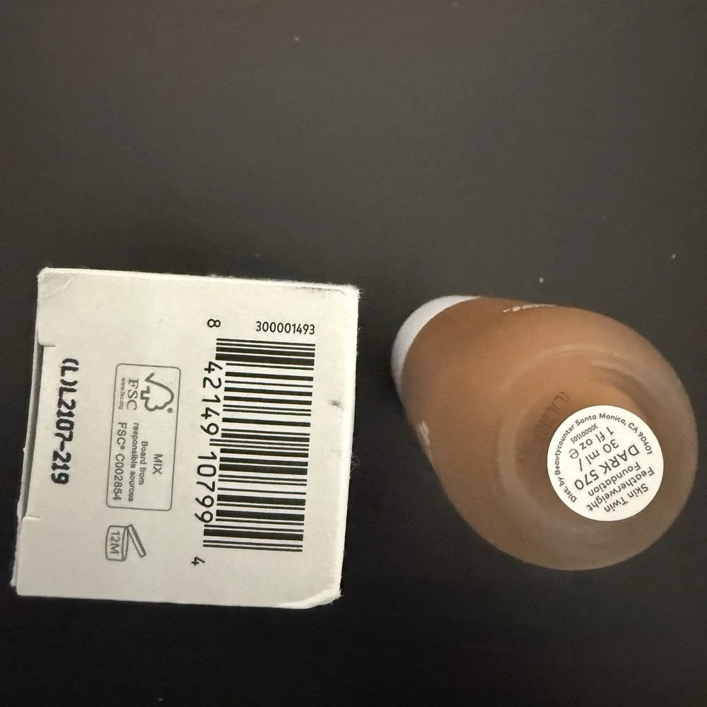 BEAUTYCOUNTER -SHADE: DARK 570- Skin Twin Featherweight Plumping Foundation-NEW!